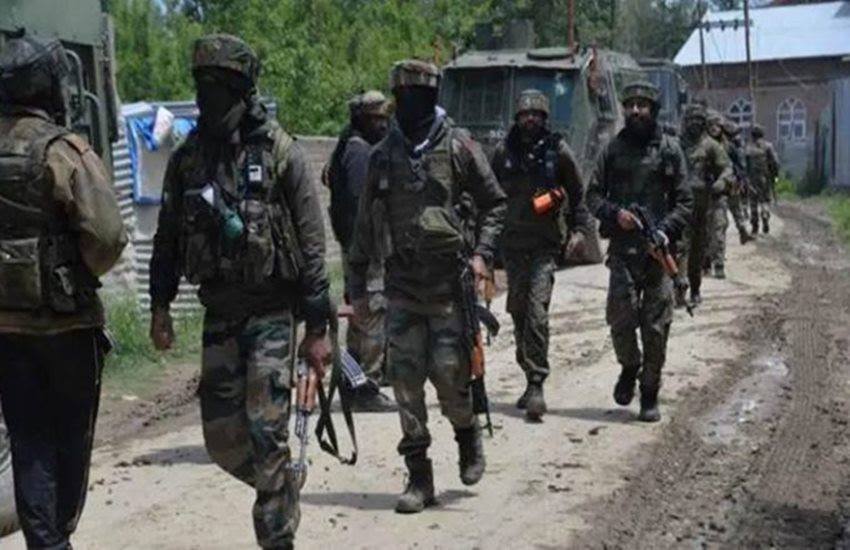 Commander Hizbul Mujahideen Pledged with Security Forces